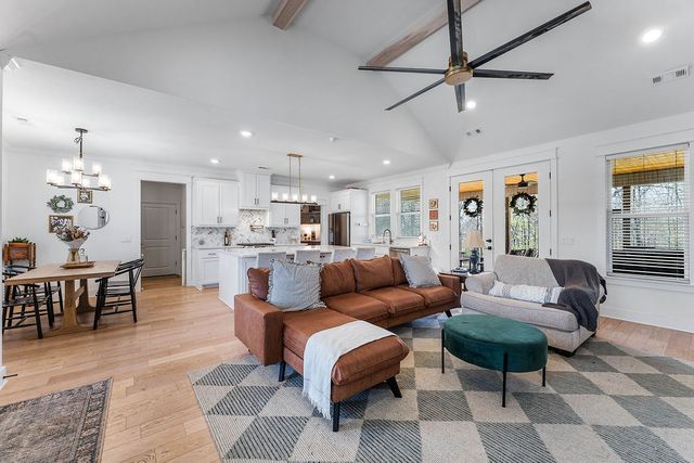 1 Burwell Drive, Bella Vista, AR 72714