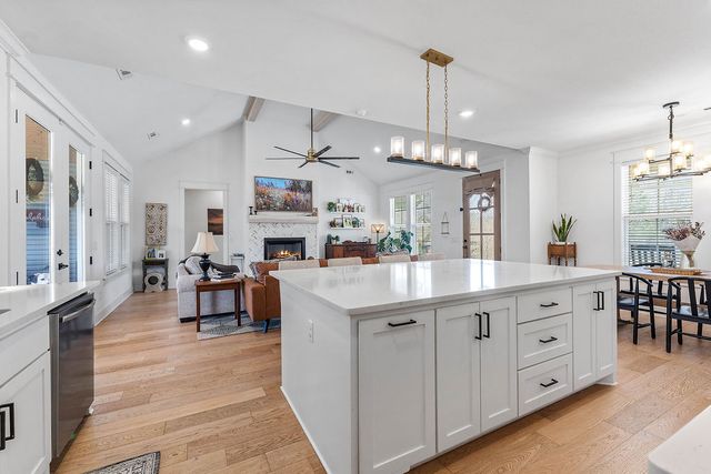 1 Burwell Drive, Bella Vista, AR 72714