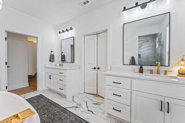 1 Burwell Drive, Bella Vista, AR 72714