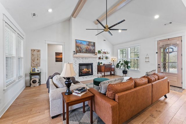 1 Burwell Drive, Bella Vista, AR 72714