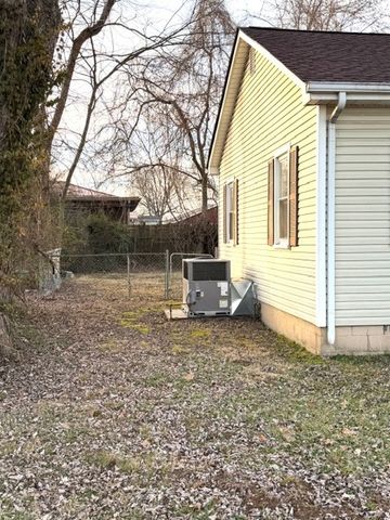 603 Glass Ln, Hopkinsville, KY 42240