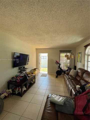 3270 SW 7th St, Miami, FL 33135