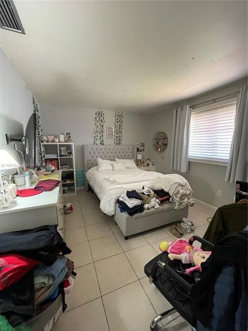 3270 SW 7th St, Miami, FL 33135