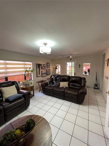 3270 SW 7th St, Miami, FL 33135