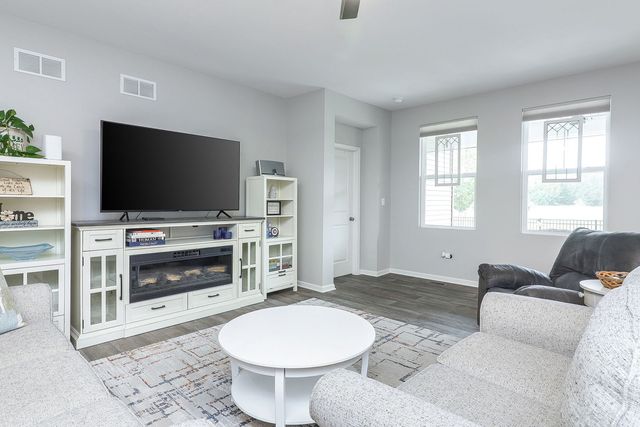 17000 S Corinne Circle, Plainfield, IL 60586