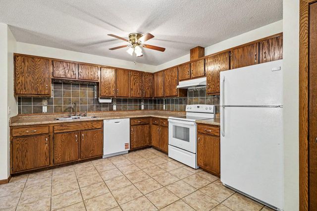 1608 106th Avenue NW, Coon Rapids, MN 55433
