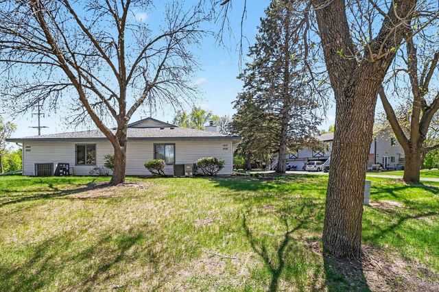 1608 106th Avenue NW, Coon Rapids, MN 55433