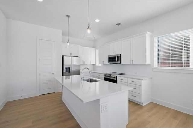 1741 W Cantey Street, Fort Worth, TX 76110