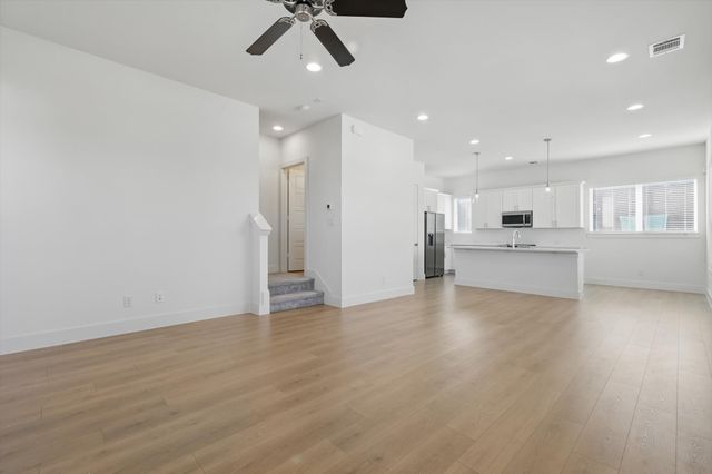 1741 W Cantey Street, Fort Worth, TX 76110