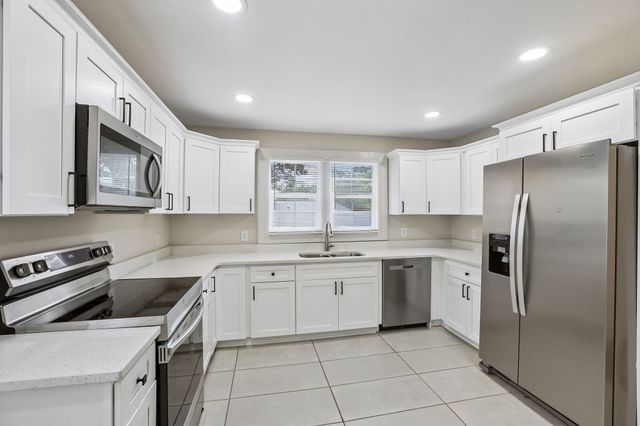 810 W Lincoln St, Tullahoma, TN 37388
