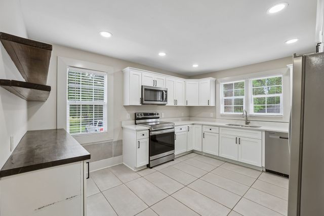 810 W Lincoln St, Tullahoma, TN 37388