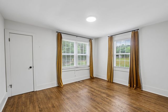 810 W Lincoln St, Tullahoma, TN 37388