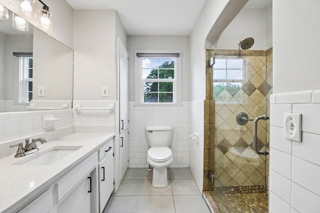 810 W Lincoln St, Tullahoma, TN 37388
