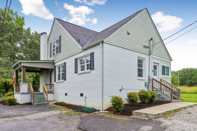 810 W Lincoln St, Tullahoma, TN 37388