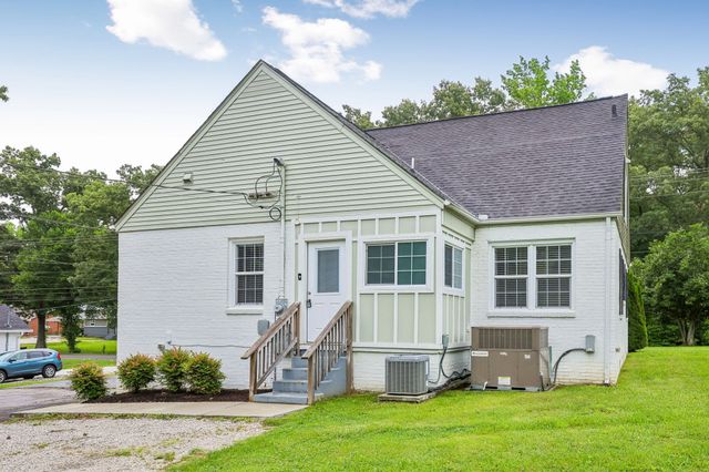 810 W Lincoln St, Tullahoma, TN 37388