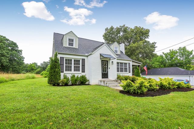 810 W Lincoln St, Tullahoma, TN 37388