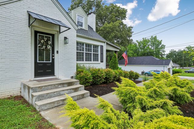 810 W Lincoln St, Tullahoma, TN 37388