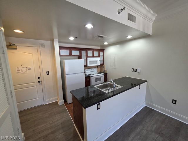 30 Strada Di Villaggio 631, Henderson, NV 89011