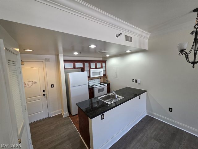 30 Strada Di Villaggio 631, Henderson, NV 89011