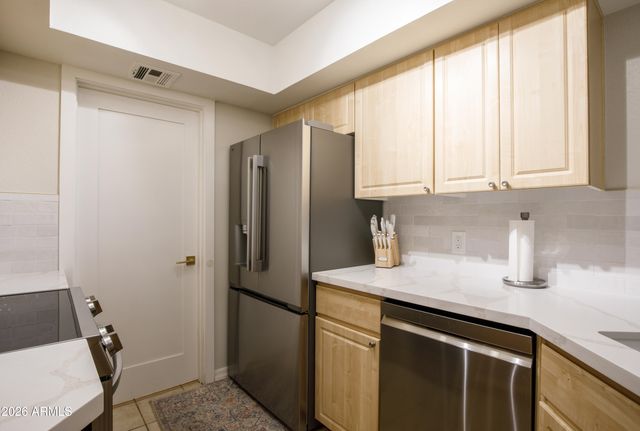5104 N 32ND Street 444, Phoenix, AZ 85018
