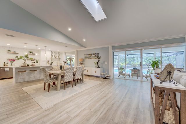 2558 Monaco Terrace, Palm Beach Gardens, FL 33410