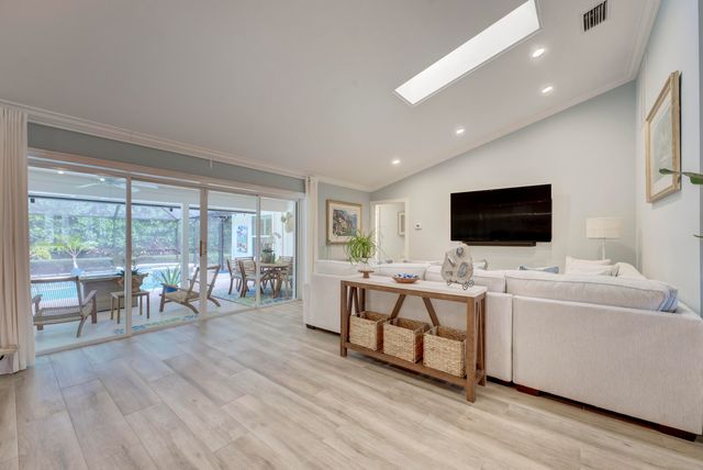 2558 Monaco Terrace, Palm Beach Gardens, FL 33410