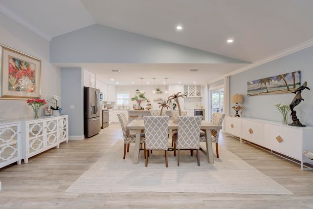 2558 Monaco Terrace, Palm Beach Gardens, FL 33410