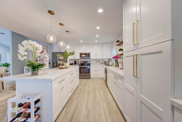 2558 Monaco Terrace, Palm Beach Gardens, FL 33410