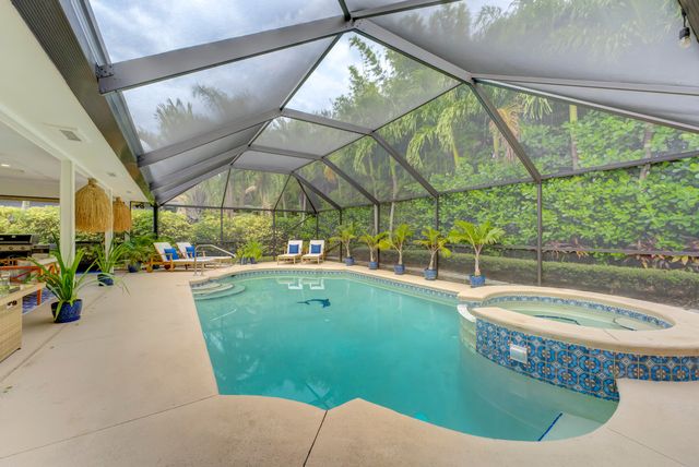 2558 Monaco Terrace, Palm Beach Gardens, FL 33410