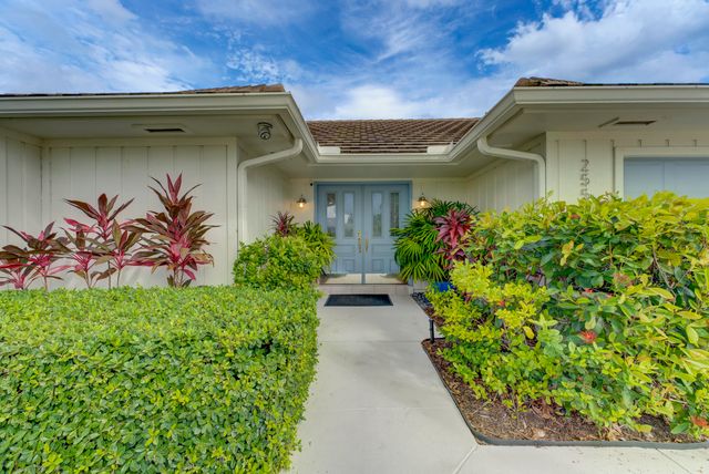 2558 Monaco Terrace, Palm Beach Gardens, FL 33410