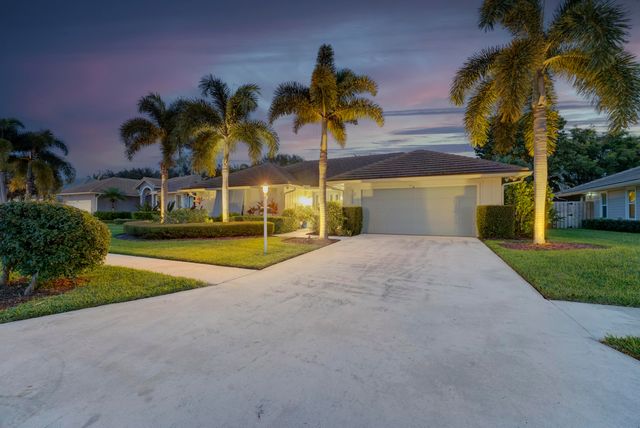 2558 Monaco Terrace, Palm Beach Gardens, FL 33410