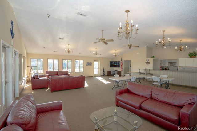 32081 N River Road, Harrison Charter Township, MI 48045