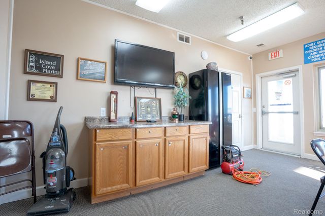 32081 N River Road, Harrison Charter Township, MI 48045