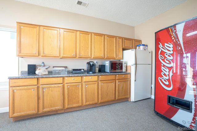 32081 N River Road, Harrison Charter Township, MI 48045