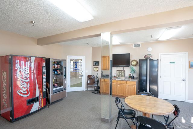 32081 N River Road, Harrison Charter Township, MI 48045