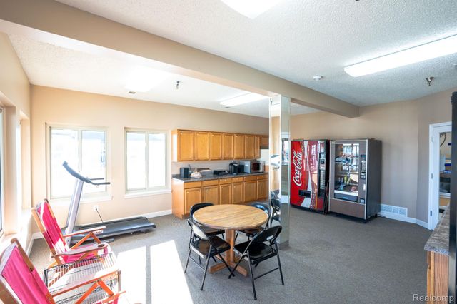 32081 N River Road, Harrison Charter Township, MI 48045