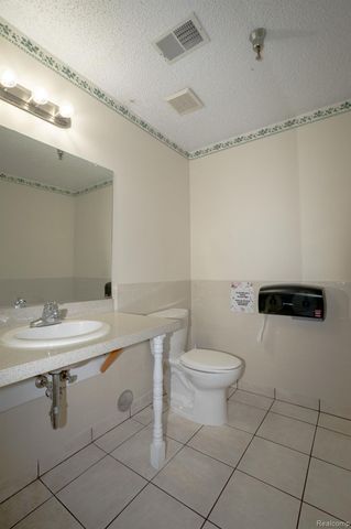 32081 N River Road, Harrison Charter Township, MI 48045