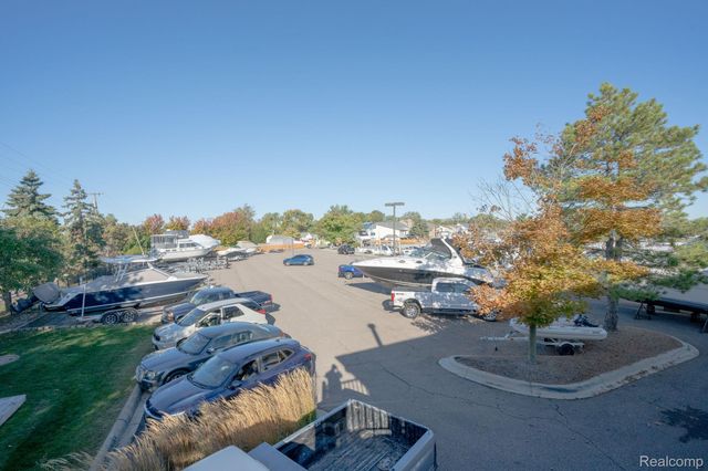 32081 N River Road, Harrison Charter Township, MI 48045