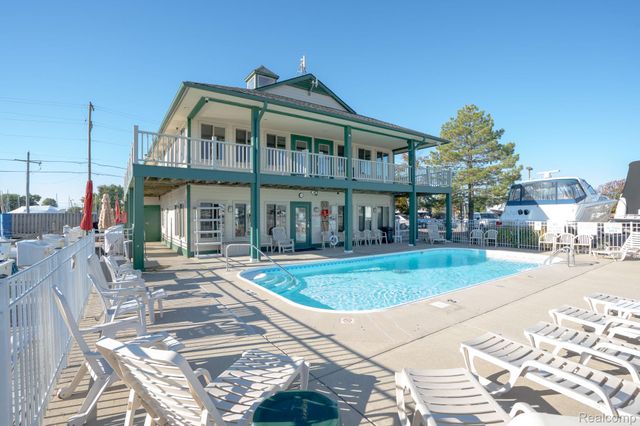 32081 N River Road, Harrison Charter Township, MI 48045