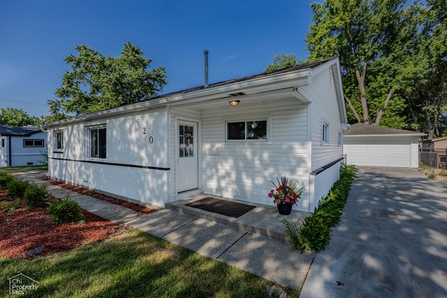 620 Ashland Street, Hoffman Estates, IL 60169