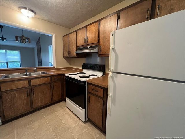 512 Toxaway Court, Fayetteville, NC 28314