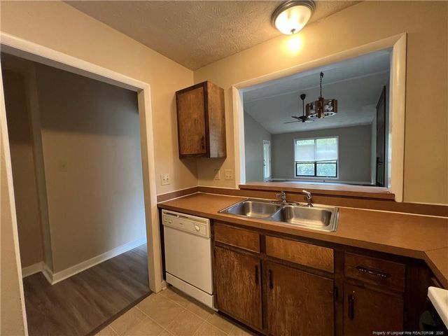 512 Toxaway Court, Fayetteville, NC 28314