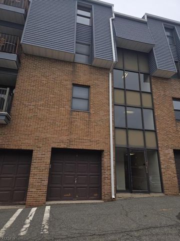 700 Schuyler Ave D-13, Kearny Town, NJ 07032