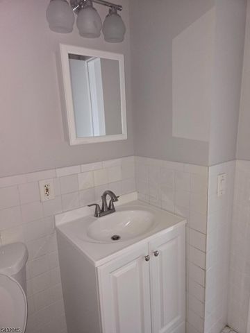 700 Schuyler Ave D-13, Kearny Town, NJ 07032