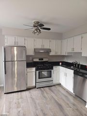 700 Schuyler Ave D-13, Kearny Town, NJ 07032