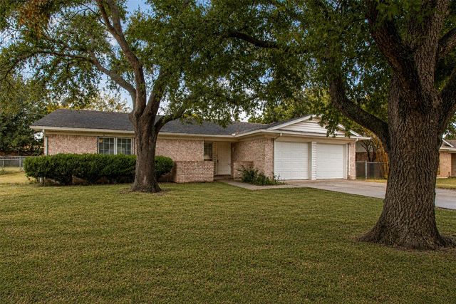 1216 Bryant Street, Benbrook, TX 76126
