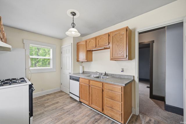 1405 S May Avenue, Muncie, IN 47302