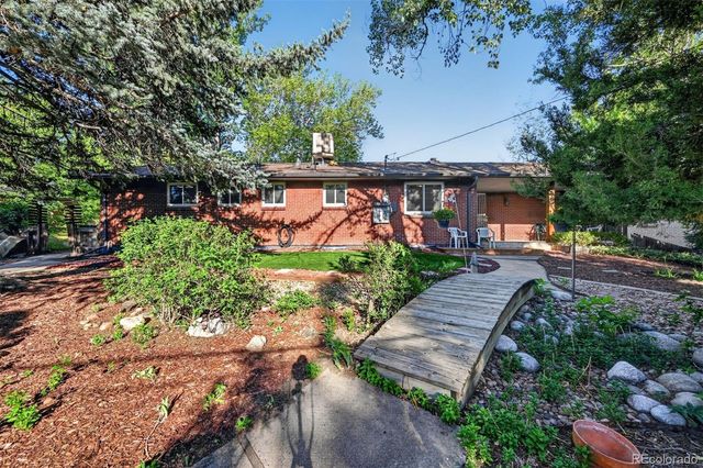 832 S Beech Street, Lakewood, CO 80228