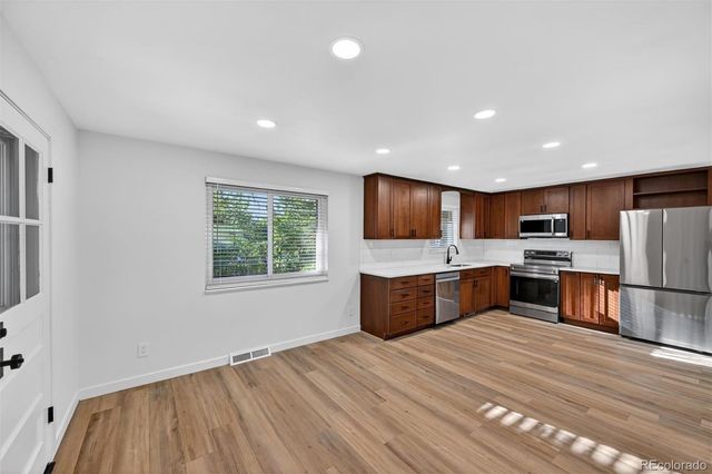 832 S Beech Street, Lakewood, CO 80228