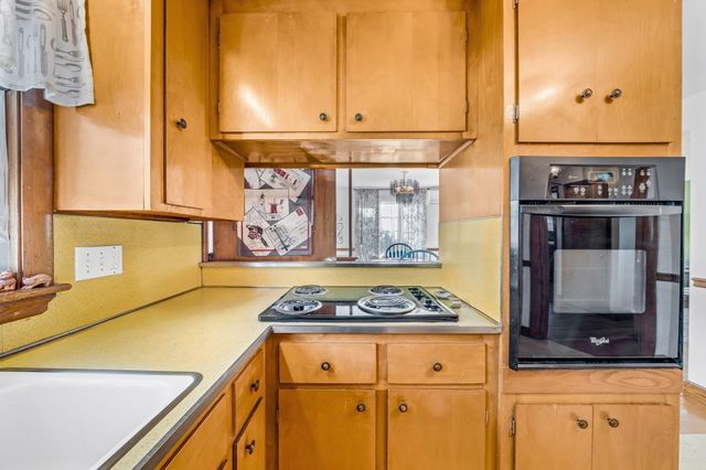45 Sigourney St, Revere, MA 02151